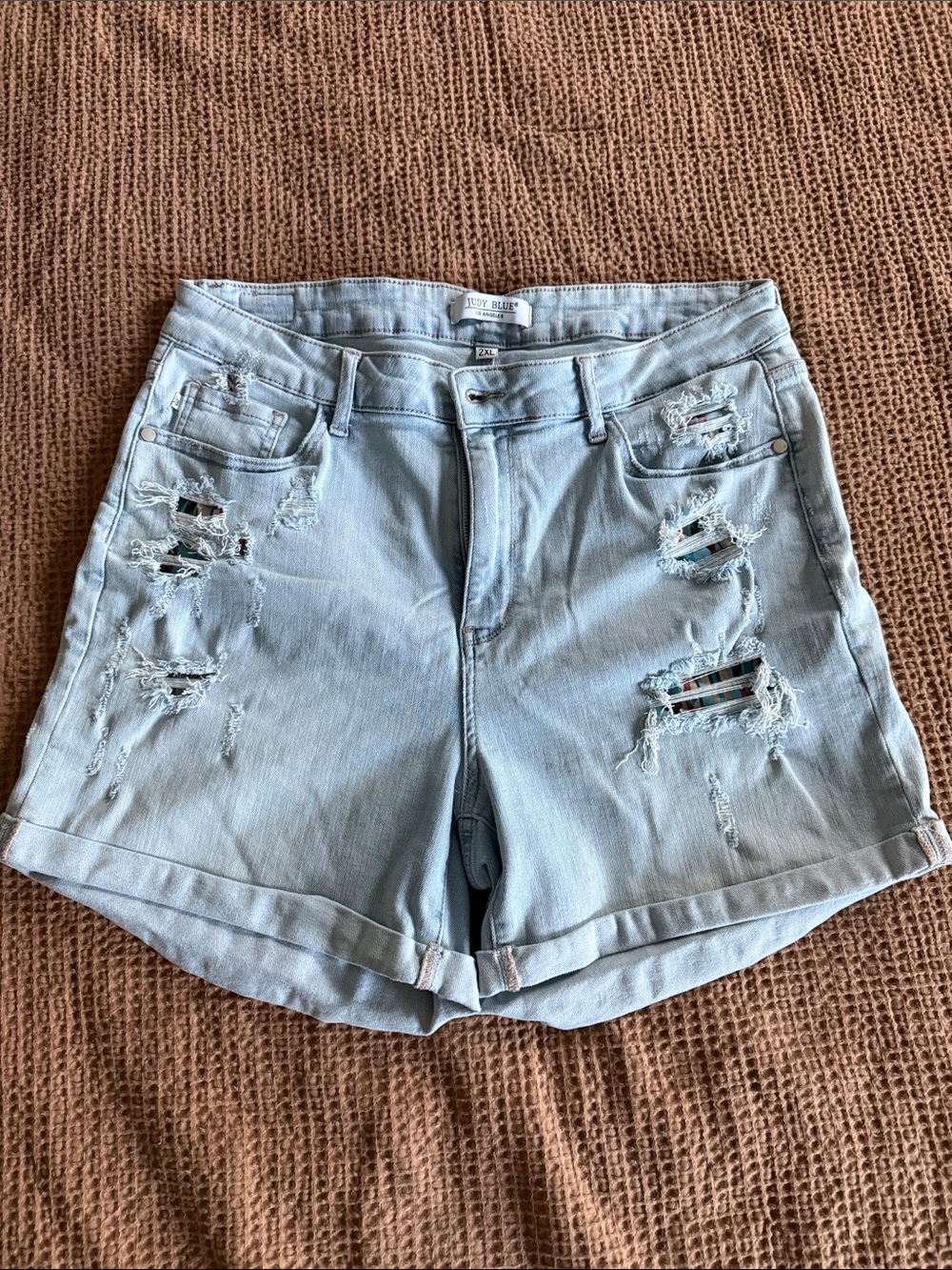 Judy Blue light distressed wash & color accents under 2XL high rise shorts VGUC